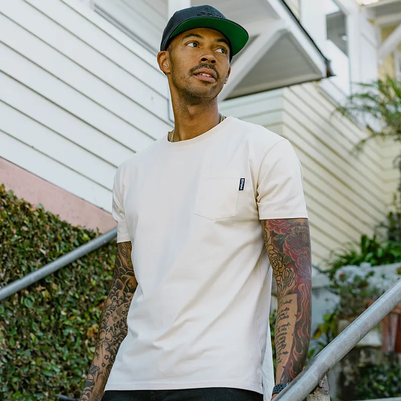 021 ESSENTIAL POCKET T-SHIRT - SAND