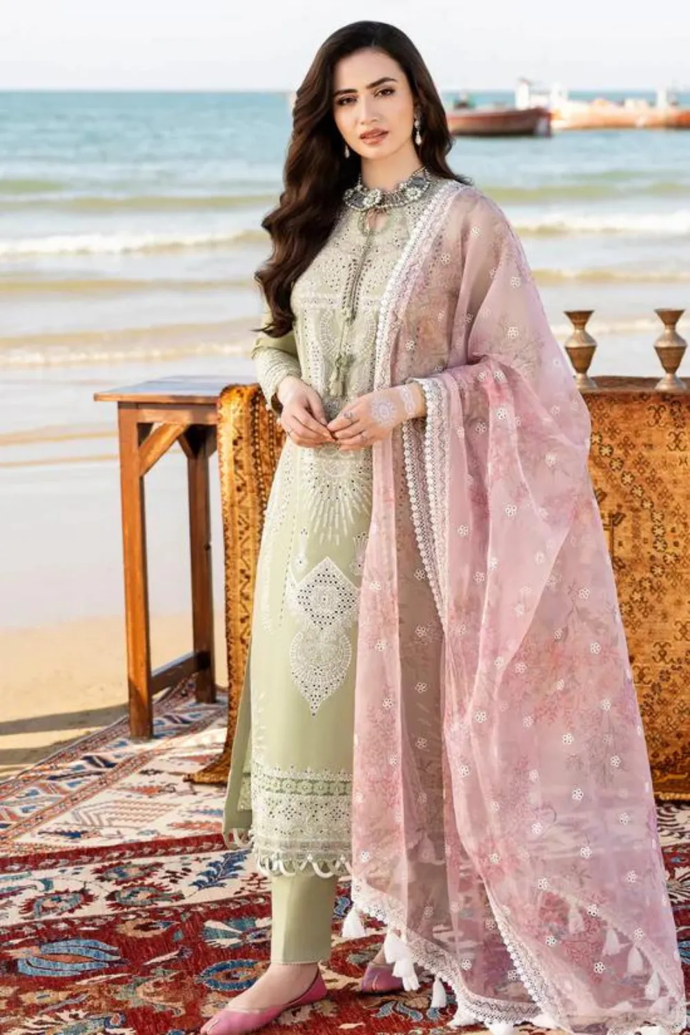 3PC LAWN EMBROIDERED Q188