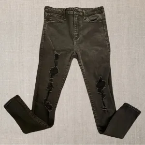 ABERCROMBIE &amp; FITCH Women’s Distressed Skinny Jeans