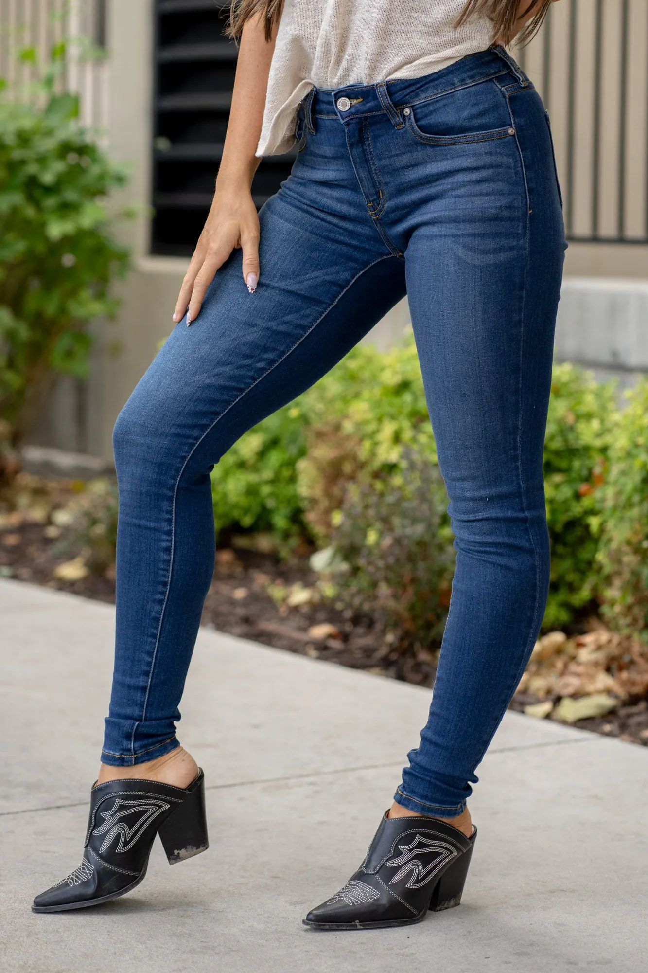 Annaka Mid Rise Super Skinny Jeans