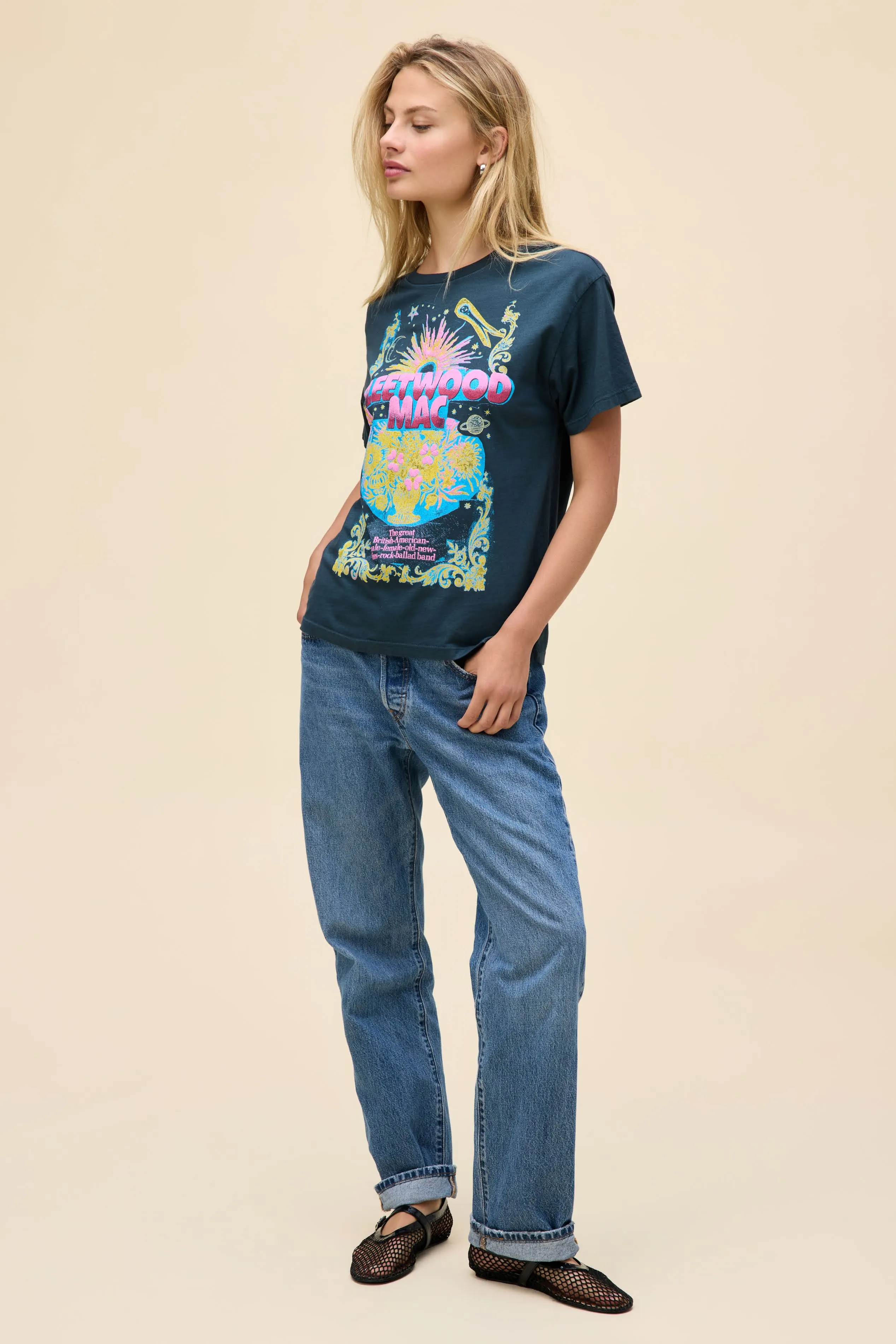 DAYDREAMER - FLEETWOOD MAC CELESTIAL BOUQUET BOYFRIEND TEE