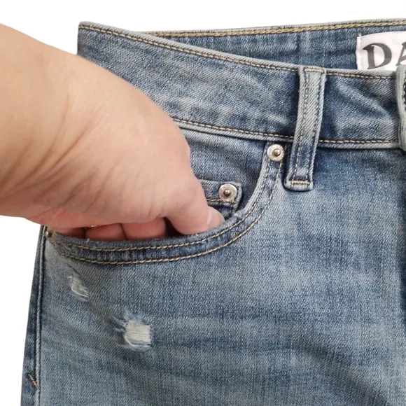 DAZE Lovergirl Distressed Mid Rise Roller Jeans Size 26 NEW