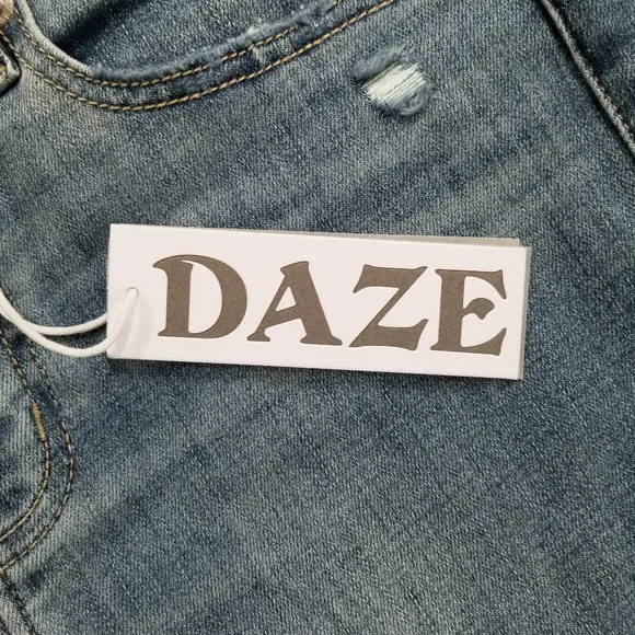 DAZE Lovergirl Distressed Mid Rise Roller Jeans Size 26 NEW