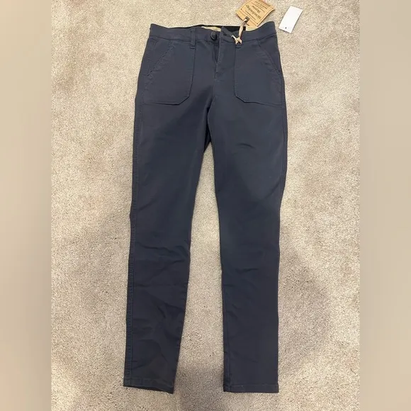 Democracy Jeans Gray Skyrise “Ab technology” booty lift skinny straight 2 NWT