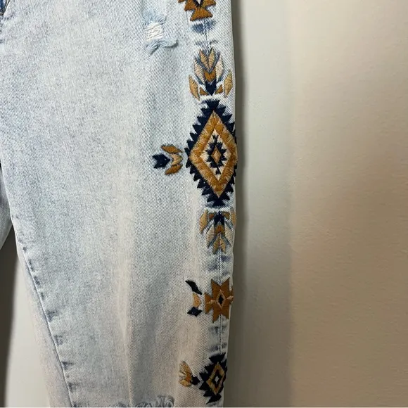 DRIFTWOOD- Gizelle Geometric Embroidered Distressed Light Wash Denim Jeans