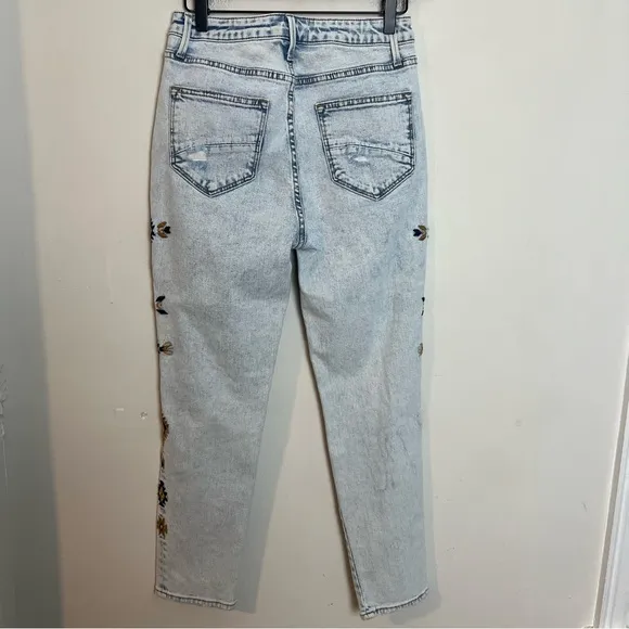 DRIFTWOOD- Gizelle Geometric Embroidered Distressed Light Wash Denim Jeans
