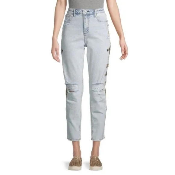 DRIFTWOOD- Gizelle Geometric Embroidered Distressed Light Wash Denim Jeans