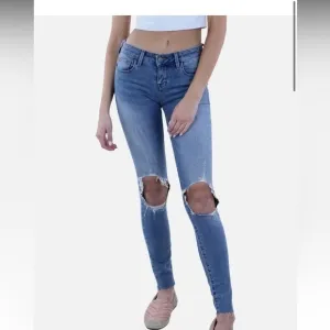 DSTLD Womens Mid-Rise Distressed Skinny Jeans