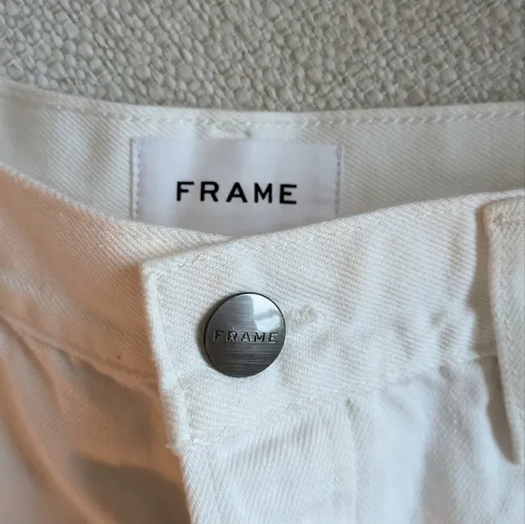 FRAME Denim Shorts in Rumpled Blanc Grind