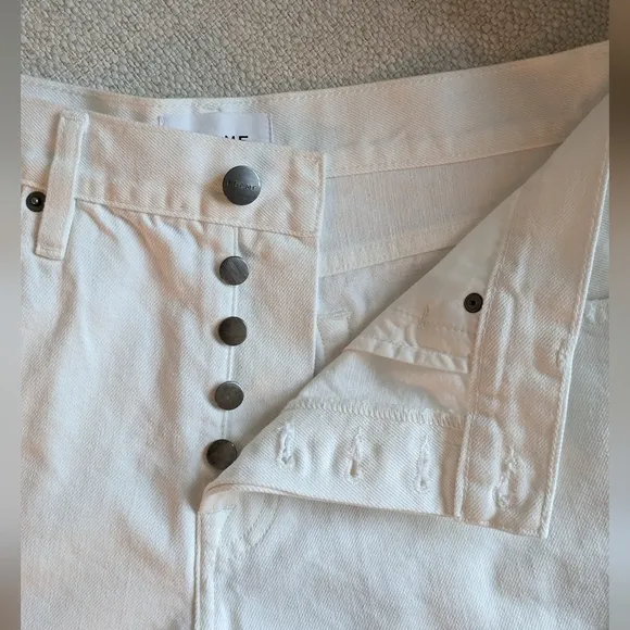 FRAME Denim Shorts in Rumpled Blanc Grind