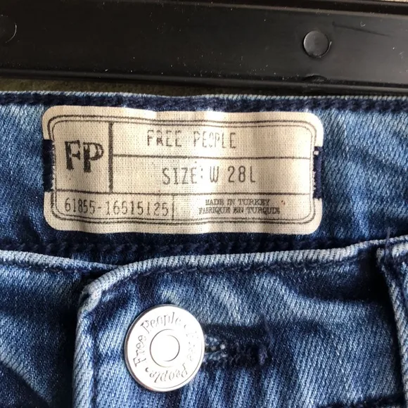 FREE PEOPLE Skinny 10” High Rise Skinny Jeans Destroyed Distressed