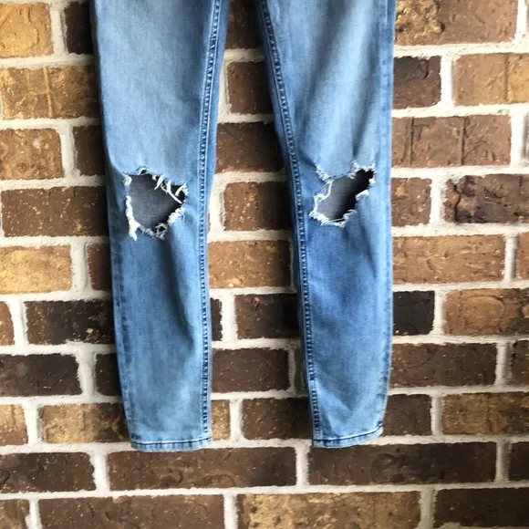 FREE PEOPLE Skinny 10” High Rise Skinny Jeans Destroyed Distressed