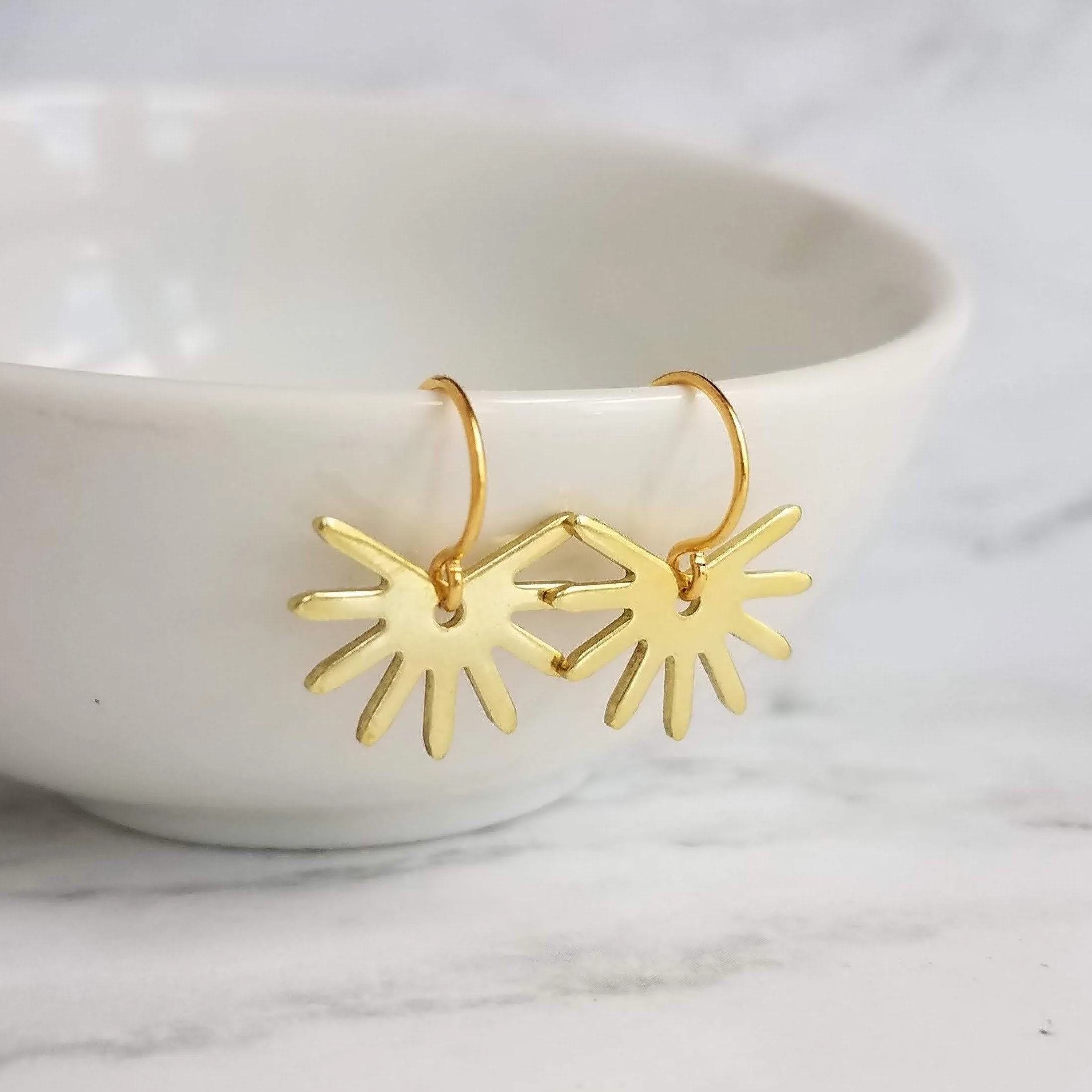 Gold Sun Ray Earrings, sun earrings, sunshine earrings, little sun earrings, tiny sun earrings, gold spike earrings, minimalist small spike