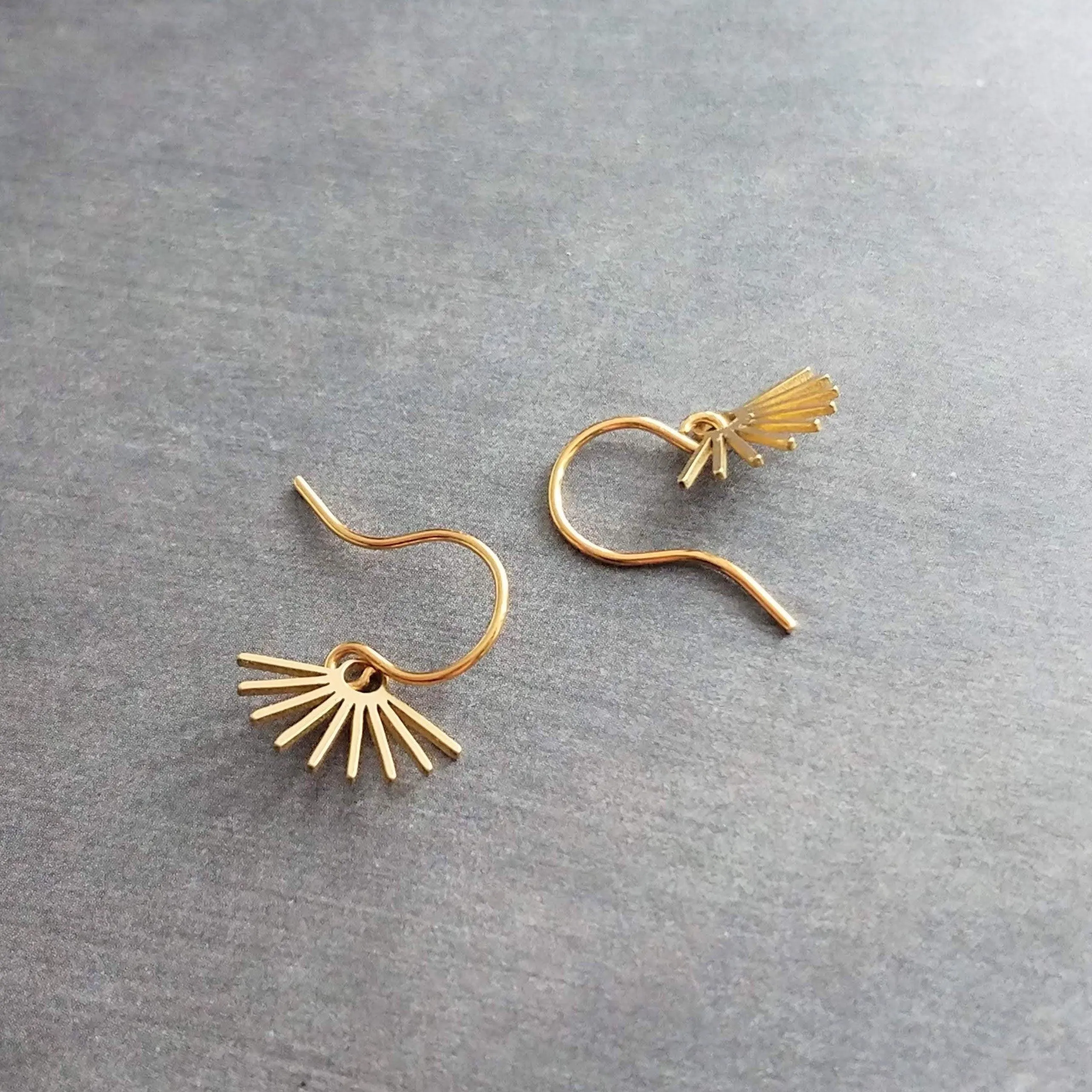 Gold Sun Ray Earrings, sun earrings, sunshine earrings, little sun earrings, tiny sun earrings, gold spike earrings, minimalist small spike