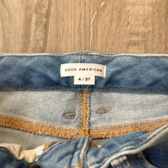 Good American Chewed Hem Distressed Jeans Size 4/27