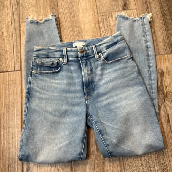 Good American Chewed Hem Distressed Jeans Size 4/27
