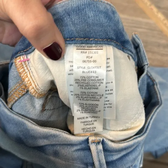 Good American Chewed Hem Distressed Jeans Size 4/27
