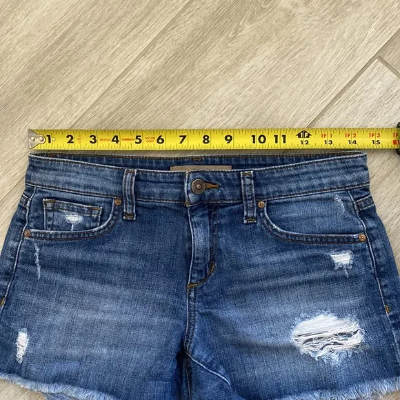 Joe’s Blue Distressed Denim Jean Shorts Size 25 Raw Hem &amp; Pockets