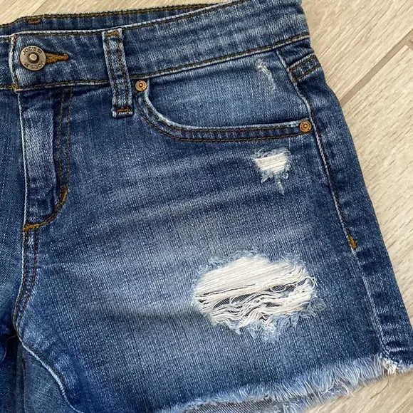 Joe’s Blue Distressed Denim Jean Shorts Size 25 Raw Hem &amp; Pockets