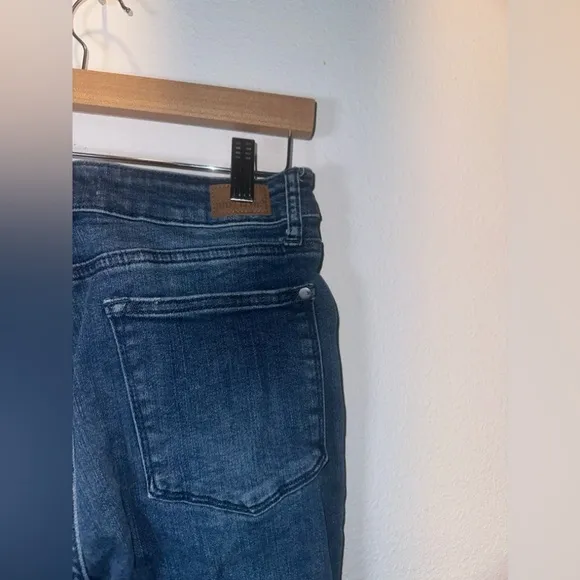 Judy Blue Raw Hem Distressed Skinny Fit Jeans