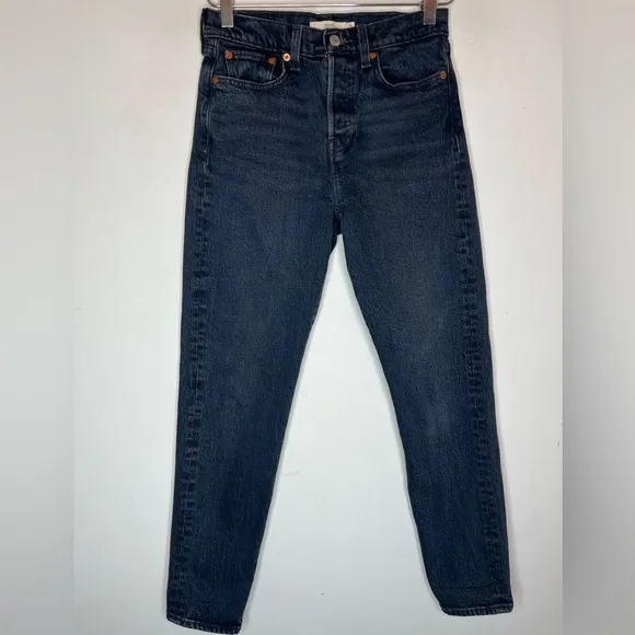Levi’s | Wedgie Fit Skinny Jeans in Black Wash Sz. 25
