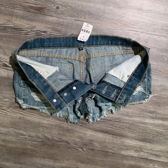 LF shorts brand new. Carmar rigid denim mid- rise frayed hem. size 27