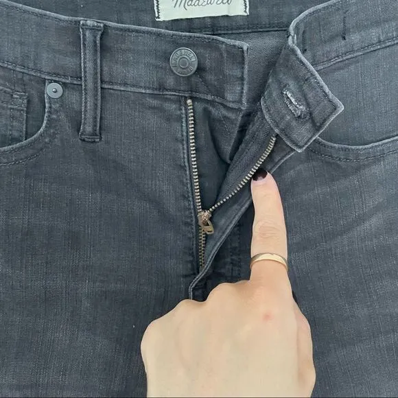 Madewell 9&quot; Mid-Rise Skinny Jeans in Black Sea