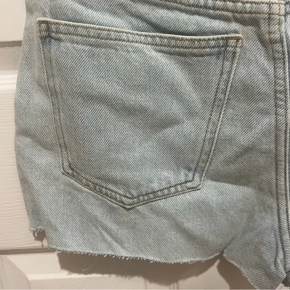 NWT WeWoreWhat Denim High rise shorts light wash size 25 raw hem women's