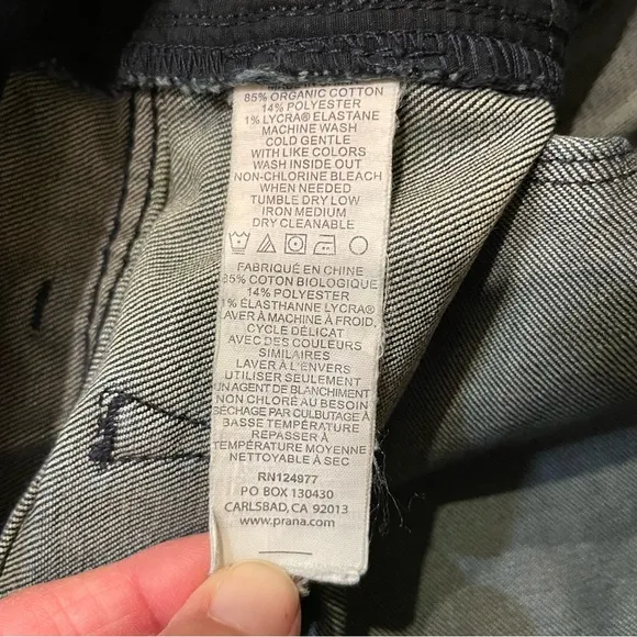 Prana Dark Wash Mid Rise Skinny Jeans.  Size 8/29