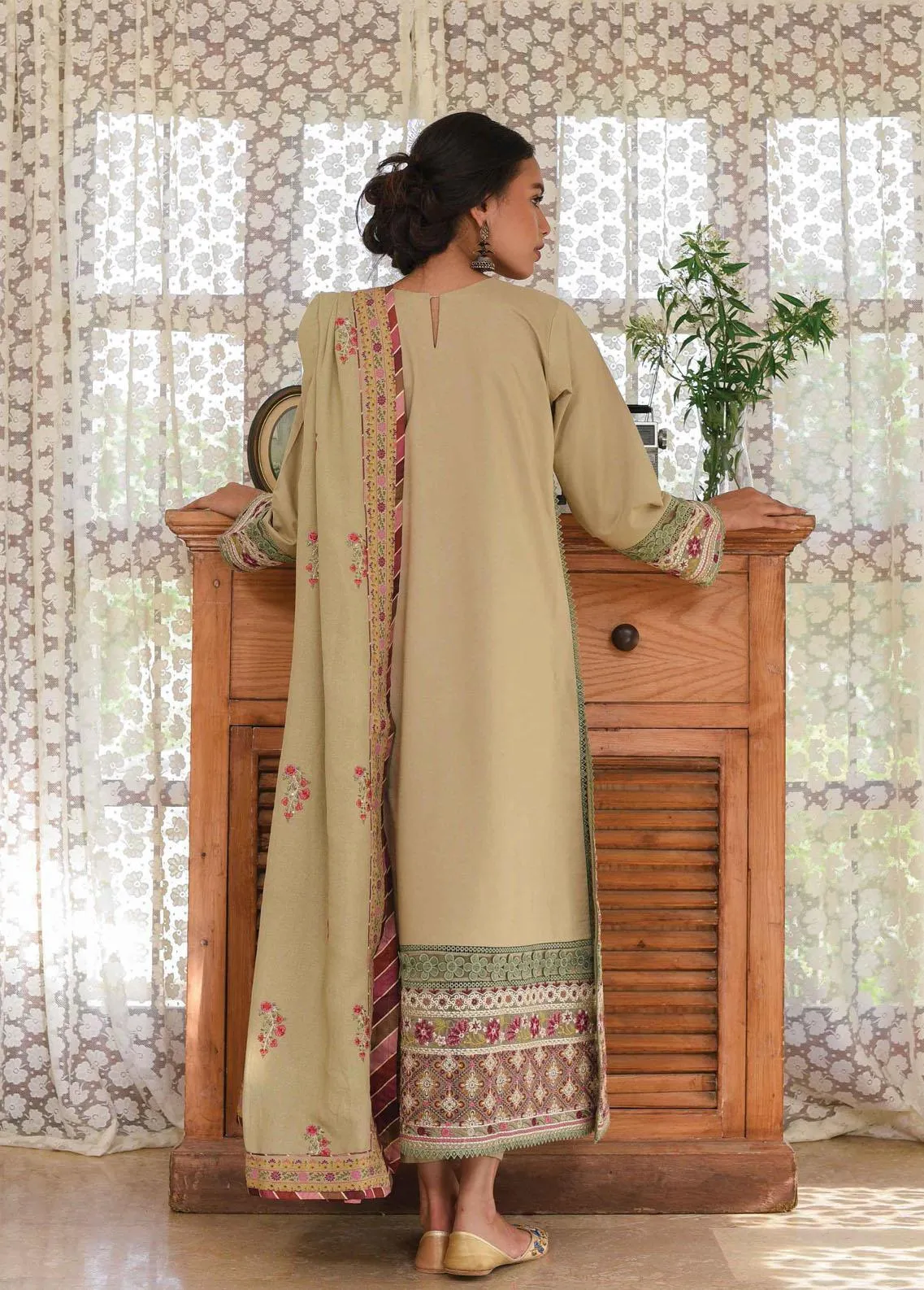 QALAMKAR Q-LINE 2022 | 09 Mahrukh