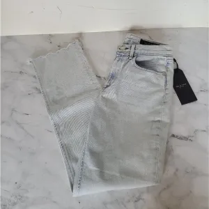 Rag &amp; Bone Midrise Ankle Cigarette Distressed Light Washed Jeans 26 NWT