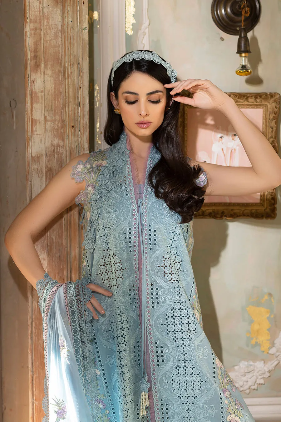 SOBIA NAZIR LUXURY LAWN 2023 | 15A