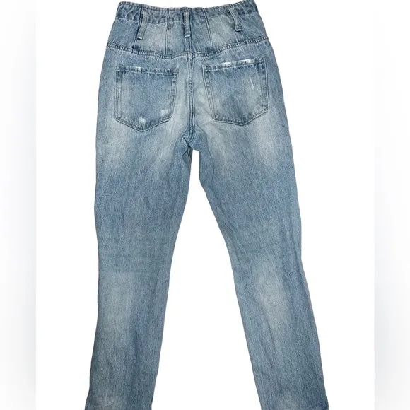 Vervet distressed blue jeans