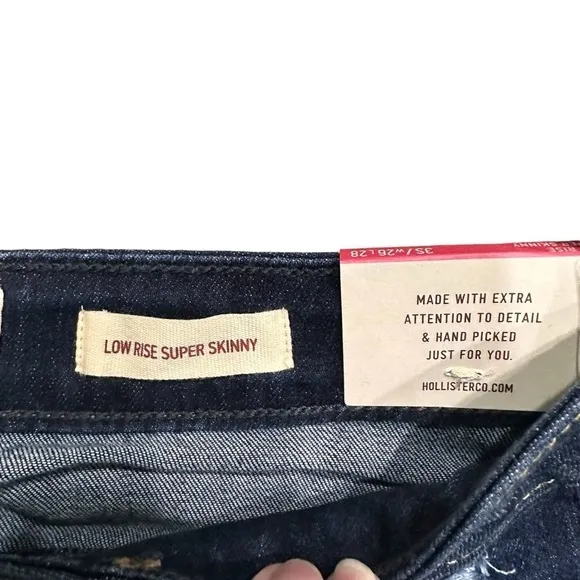 Women’s Hollister Low-Rise Super Skinny Jeans, W26x28L. NWT Raw Hem